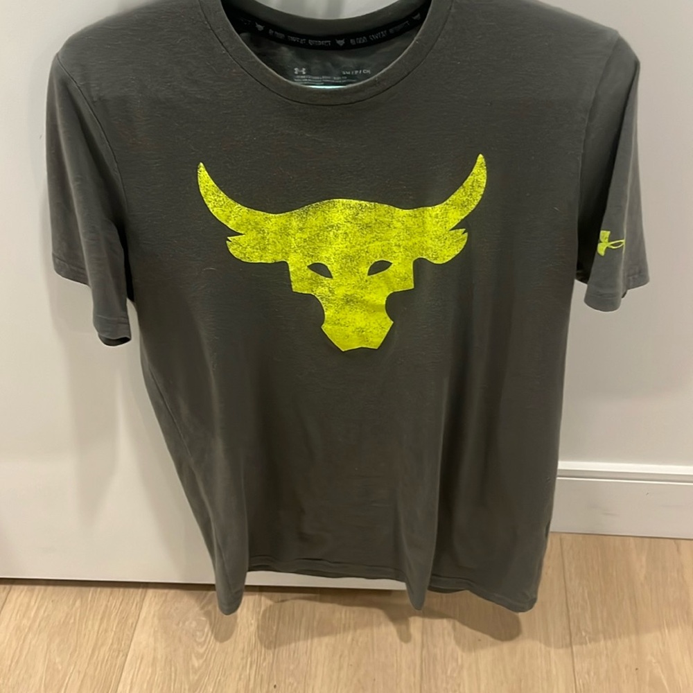 The rock Under armour tee shirt